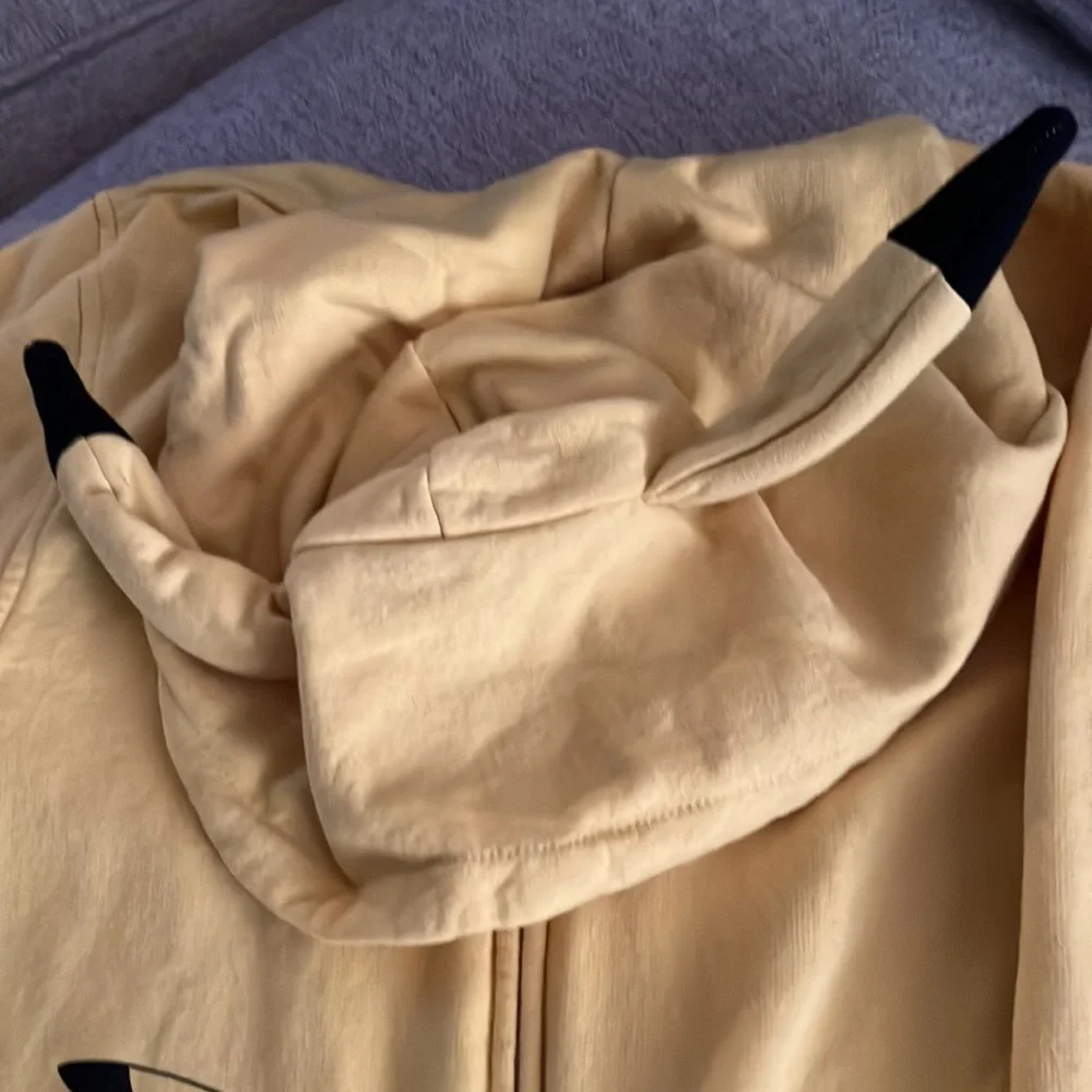 Boys Pokémon hoodie, size Medium - Picture 2 of 4